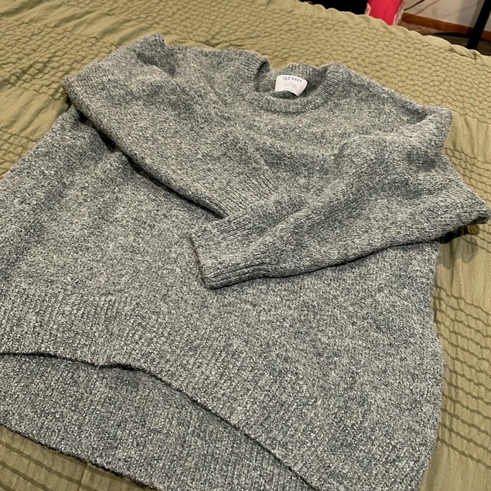 Old Navy women’s sweater. Size XL.